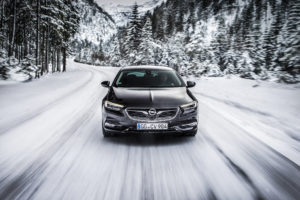 Nuova Opel Insignia Grand Sport: Mai più al gelo Automakers
