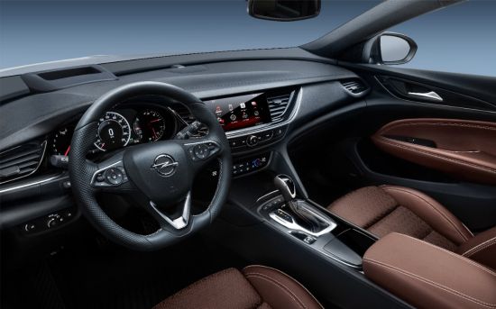 Opel Insignia Country Tourer interior