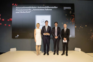 Mercedes Classe E: punto di riferimento di innovazione Automakers