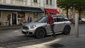 MINI COOPER S E COUNTRYMAN ALL4 IBRIDA PLUG-IN Automakers