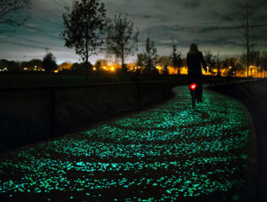 Mobilità sostenibile: La strada del futuro a pannelli solari nasce in Olanda Elettriche ibride