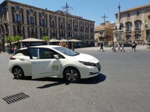 Car Saring 100% elettrico per i turisti con Nissan e Adduma Car Noleggio