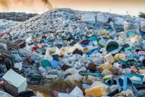 Plastica riciclata: trasformata in idrogeno puro per le auto News Fuoriorario