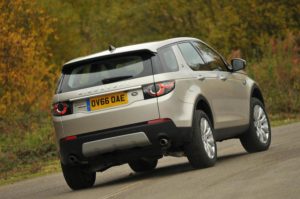 Noleggio auto on demand premium, ‘THE OUT’ di Jaguar Land Rover OltreFrontiera