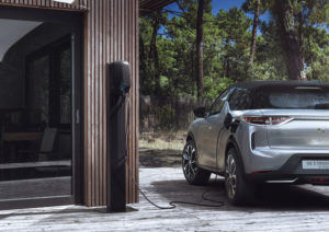 DS 3 CROSSBACK E-TENSE: l’elettrica che si controlla da remoto Elettriche ibride