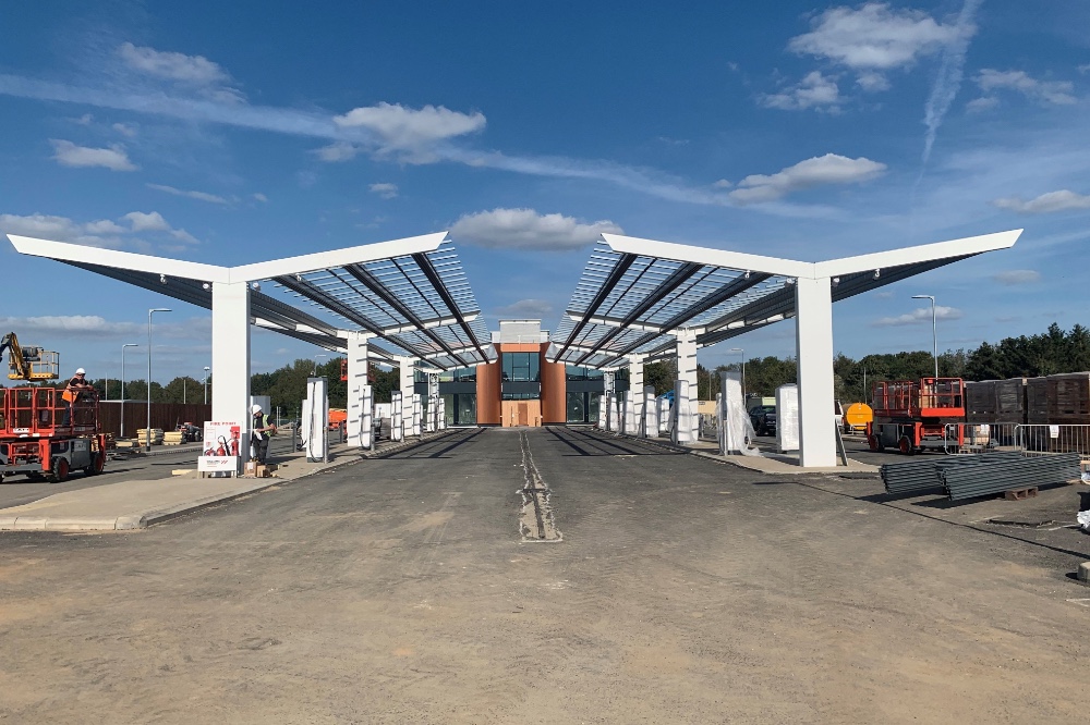 piazzali ricarica rapida Regno Unito