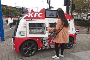 Covid e sicurezza: le soluzioni di KFC in Cina con la guida autonoma News Fuoriorario