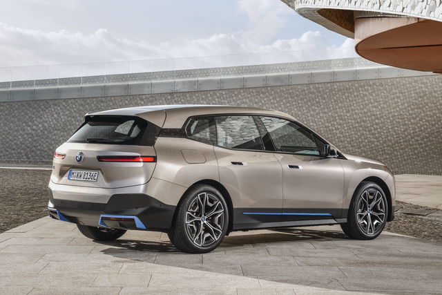 BMW iX