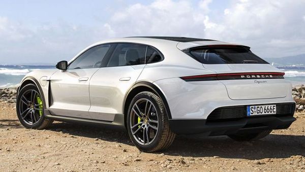Porsche Taycan Cross Turismo