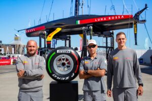 Asta di beneficenza: Team Luna Rossa firma pneumatico FI Pirelli News Fuoriorario
