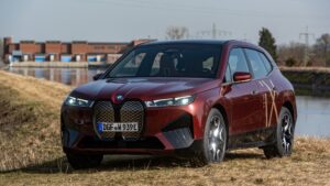 Produzione auto con energia elettrica green
