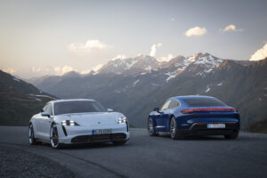 Aggiornamento software gratuito per i primi modelli di Porsche Taycan Elettriche ibride