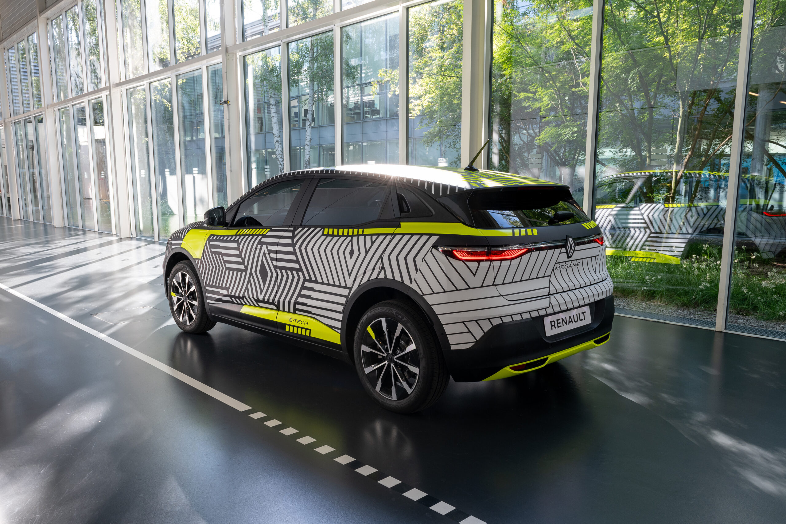 New Renault MEGANE E-TECH Electric