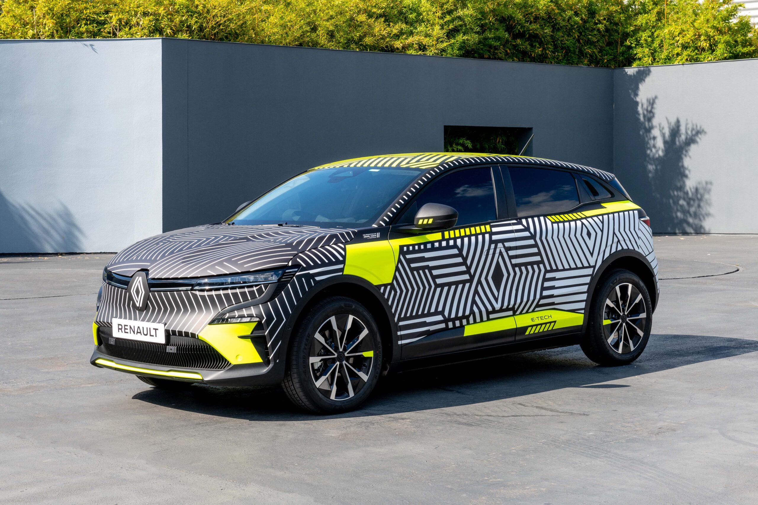 New Renault MEGANE E-TECH Electric