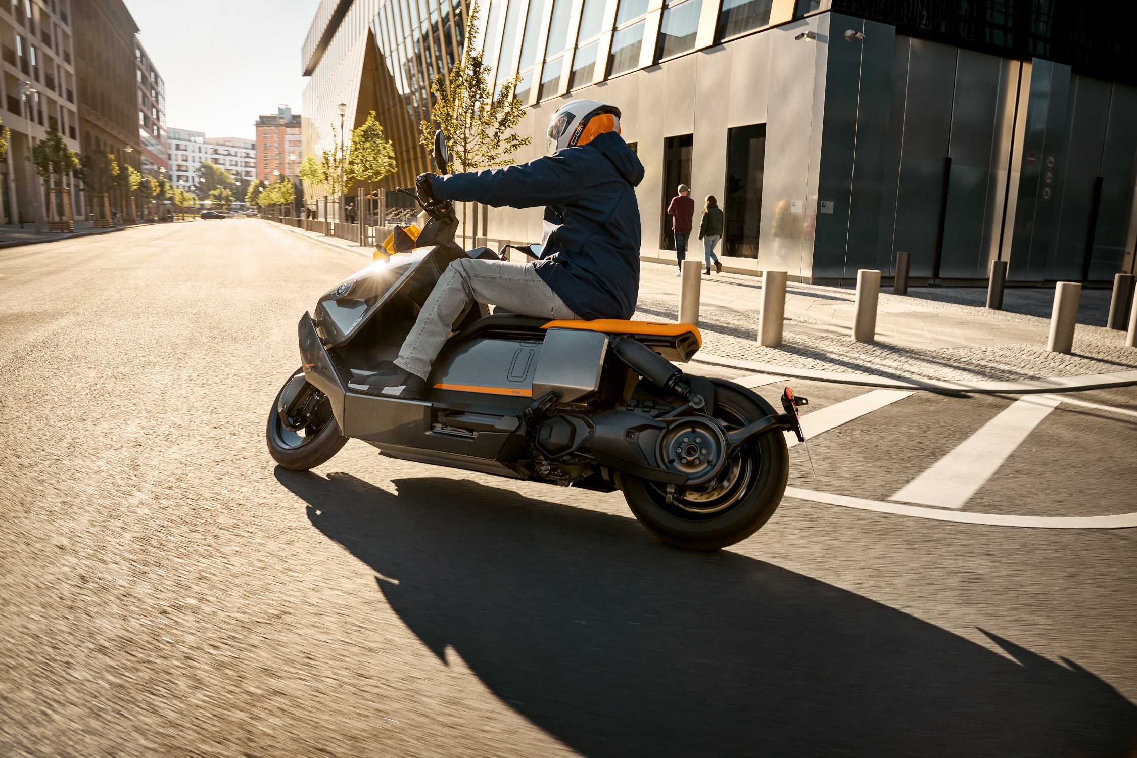 BMW CE 04