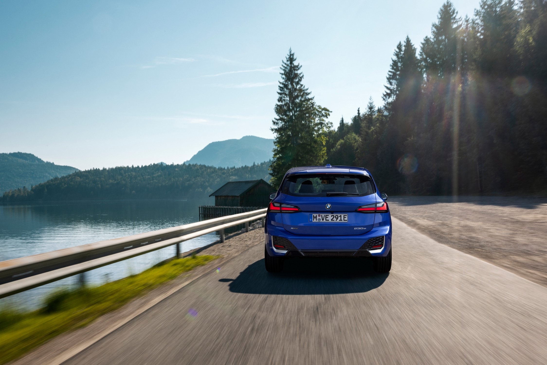 Funzionalità, piacere di guidare tipico di BMW e un approccio estremamente progressista caratterizzano la nuova BMW Serie 2 Active Tourer.