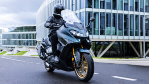 Nuovo Yamaha TMAX: un design ispirato al segmento delle sportive Twin Fleet