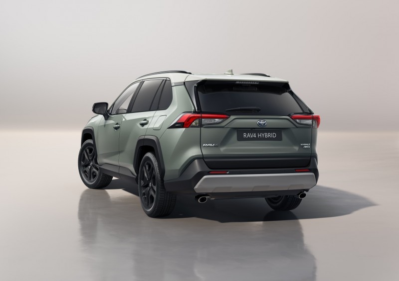 Nuovo Toyota RAV4 Adventure