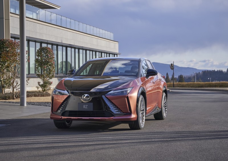 Lexus RZ 450e