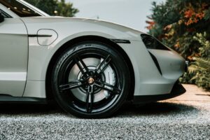 Pneumatici auto elettriche e ibride plug-in