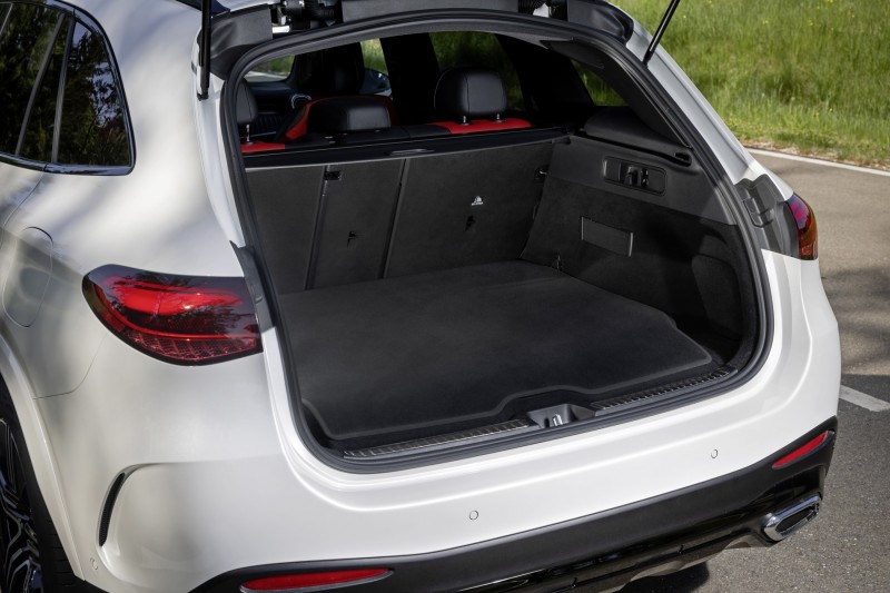 Nuova Mercedes-Benz GLC: