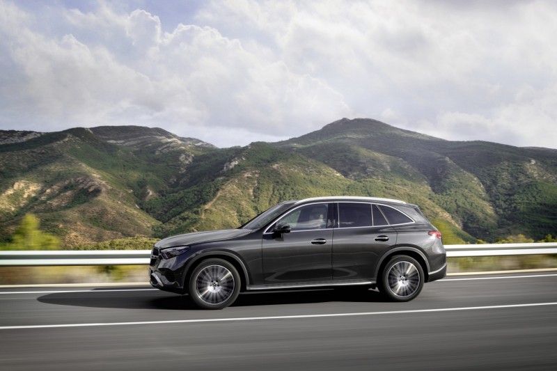 Nuova Mercedes-Benz GLC: