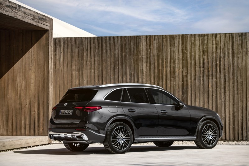 Nuova Mercedes-Benz GLC: