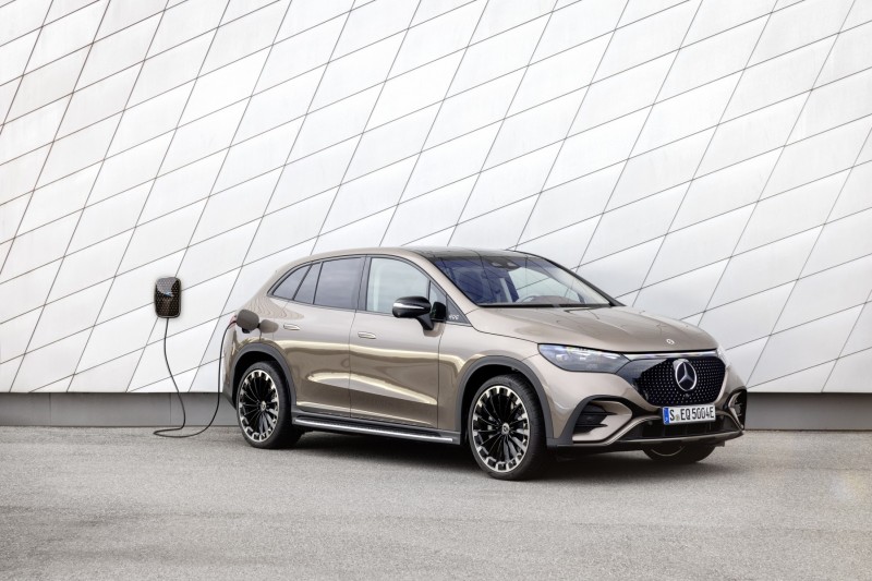 Nuova Mercedes EQE SUV