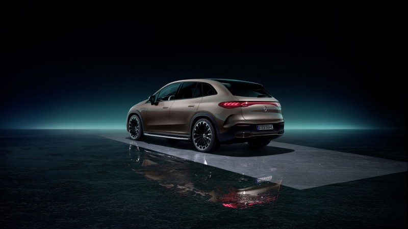 Nuova Mercedes EQE SUV