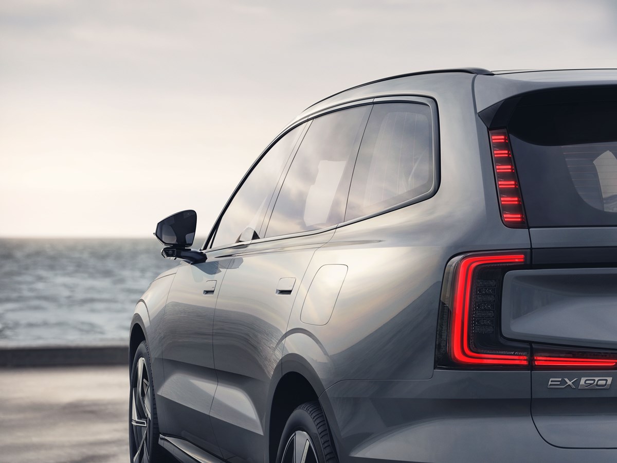 Nuova Volvo EX90