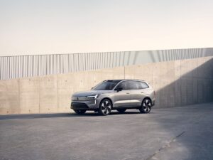 Nuova Volvo EX90