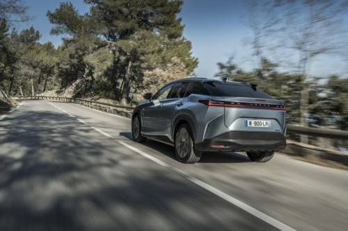 Nuovo Lexus RZ 450e