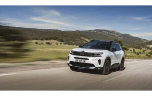 C5 Aircross Hybrid 136 - Citroën presenta una motorizzazione inedita su C5 Aircross: l'Hybrid 136. Basata sulla tecnologia Hybrid 48V