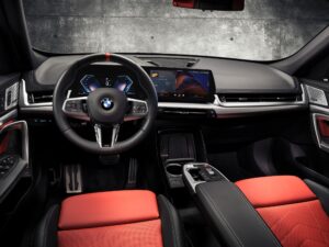 Nuova BMW X1 M35i xDrive - un nuovo modello, performante e dall'inconfondibile carattere M, che si posiziona al vertice della gamma BMW X1