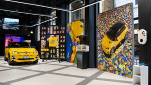Renault Italia ha inaugura il primo “rnlt©” a Milano Automakers