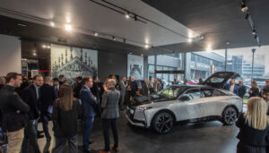 DS N°8 prodotta a Melfi apparsa oggi presso il DS Store Milano Automakers