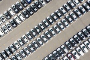 Mercato auto italia 2025: aprile in crescita e quadrimestre in calo Breaking news