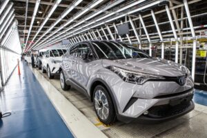 Allarme produttività Toyota: il CEO Koji avverte i 484 fornitori chiave OltreFrontiera