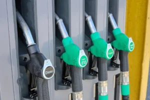 Carburanti: taglio delle accise benzina e diesel giù di 25 centesimi Breaking news