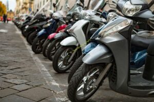 Mercato due ruote 2026: aprile chiude a +15% Twin Fleet