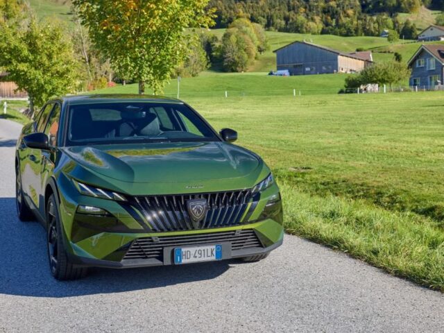 Nuova Peugeot 408